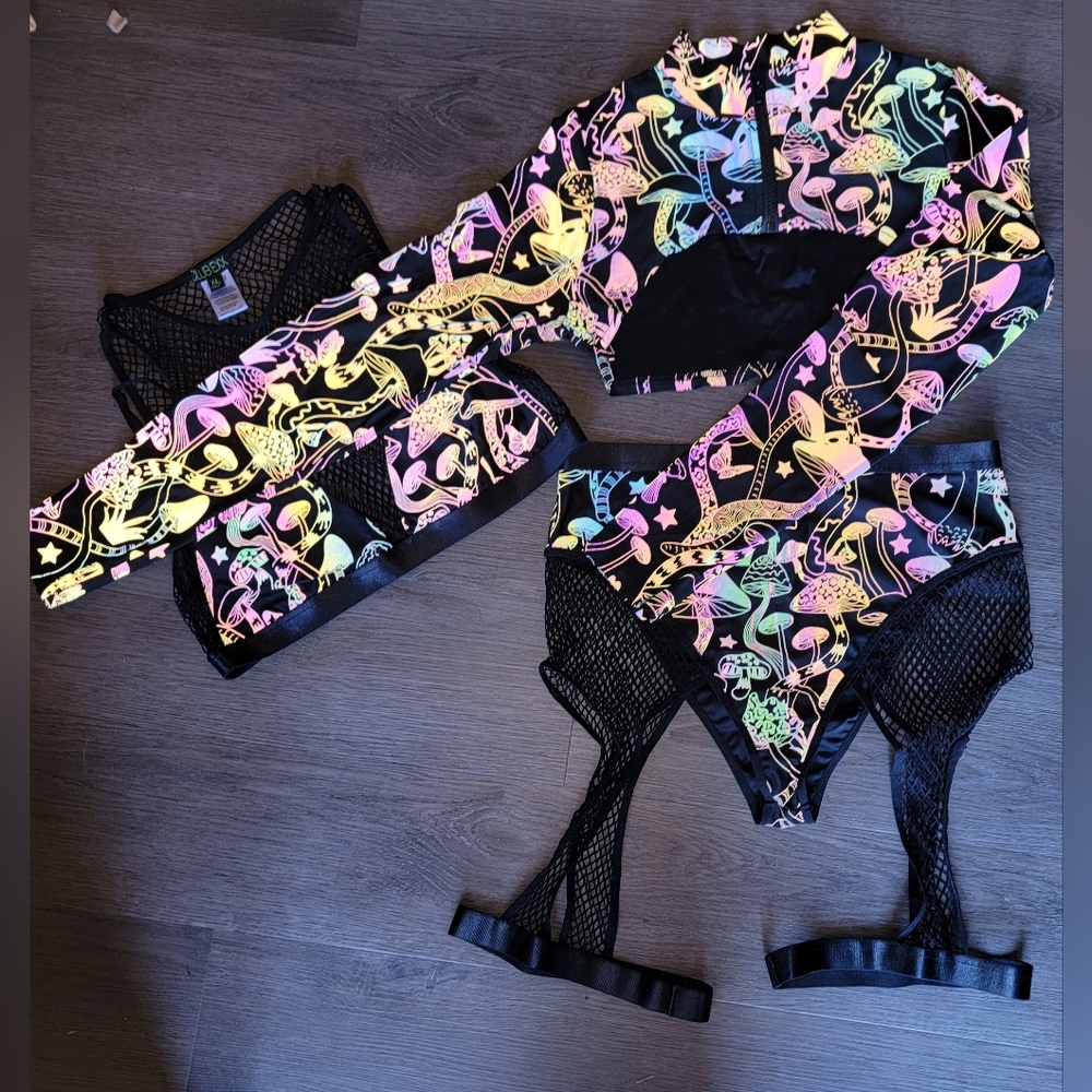 Dollskill Cyber Garden Reflective Mushroom 3 Piece Set - Picture 3 of 5